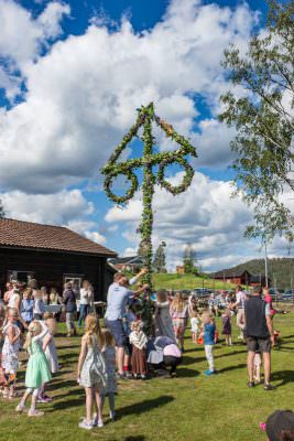midsommar-in-schweden-torsby-oder-stmark-v-rmland